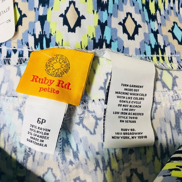 RUBY RD. BERMUDA PULL ON SHORTS - Picture 2 of 6